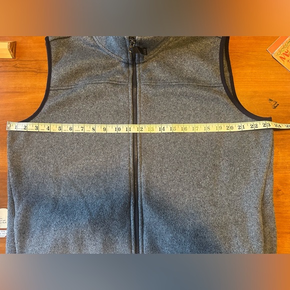 WOMEN’S XL fleece vest Columbia sportswear nearly new $18 Blue/gray zip, pockets - Picture 10 of 14